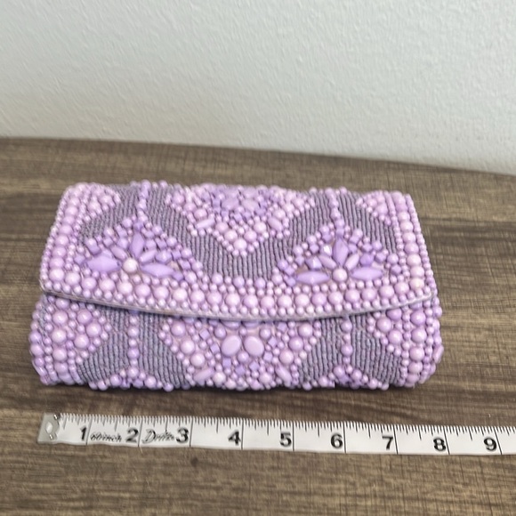 This. ✨ Beaded Clutch with Geometric Design - Picture 8 of 11